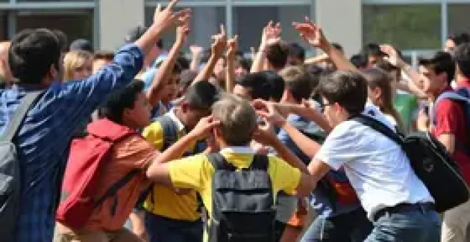 pancadaria em escola