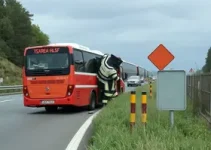 ônibus sem passageiros