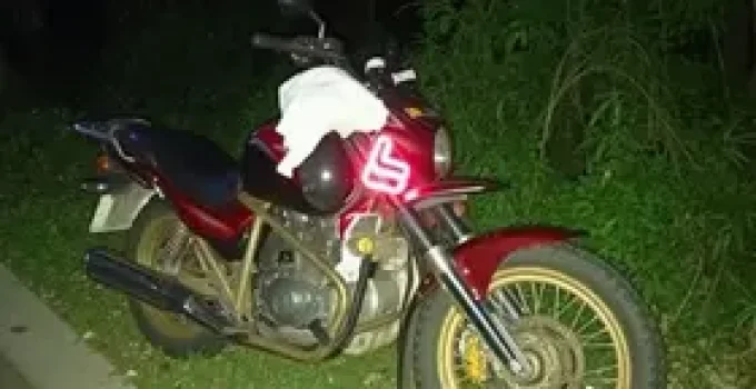 motociclista bate a cabeça em muro, em Campo Limpo Paulista