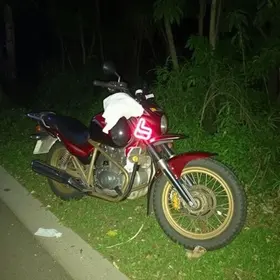 motociclista bate a cabeça em muro, em Campo Limpo Paulista